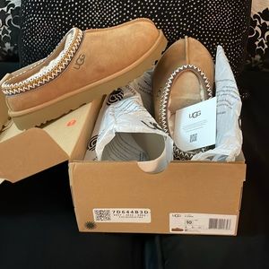 COPY - Brand NEW Ugg Tazman Slippers!